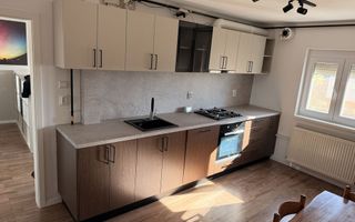Apartament  2 camere Soarelui  decomandat - Poză 3