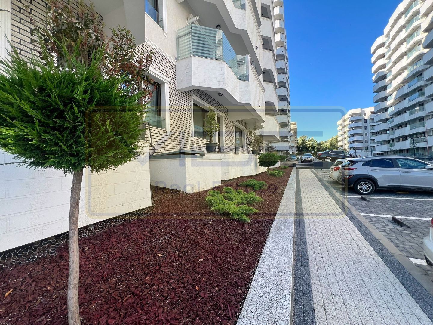 Apartament 2 camere + posibilitate 2 locuri parcare Copou - Royal Town - Poză 32