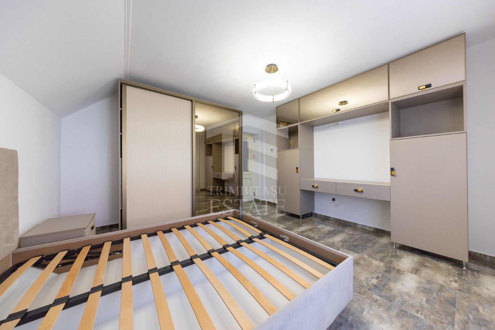 Sacele-Casa 6 dormitoare + 4 bai teren 979 mp. - Poză 22