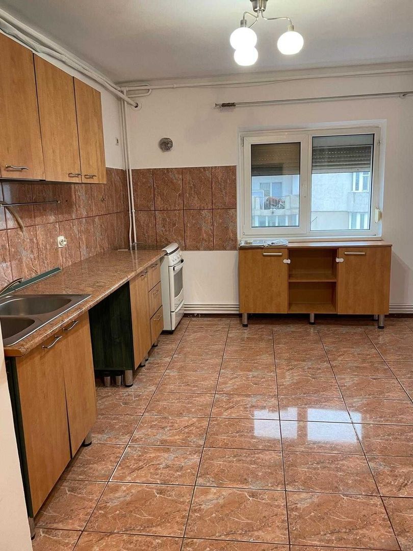 De vanzare 3 camere, centrala,  etaj 8, instalație nouă,  zona 13 Septembrie - Poză 2