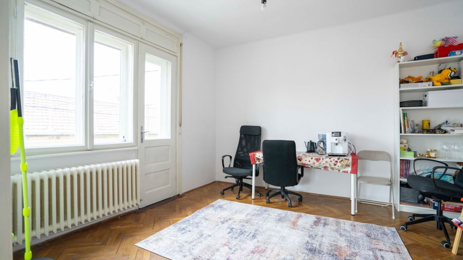 Apartament 3 camere ultracentral cu garaj si beci - Poză 3