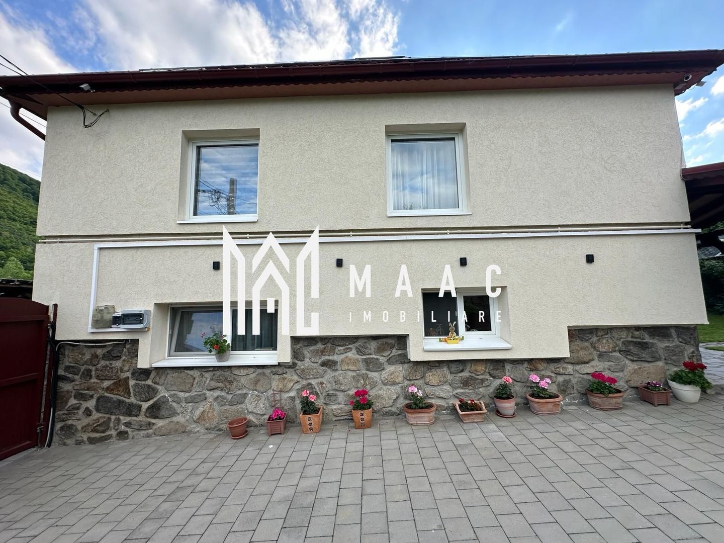 Casă individuală | 4 Camere | 150 MPU | Cisnădioara - Poză 1