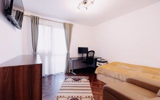 2 camere, renovat, etaj 7 – vedere panoramică către Lacul IOR - Poză 4