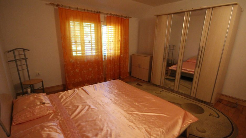 APARTAMENT SPATIOS  IN VILA - Poză 4