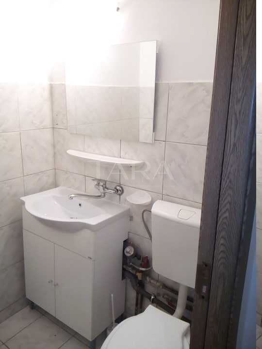 Apartament cu 3 camere Zona Centrala - Poză 8