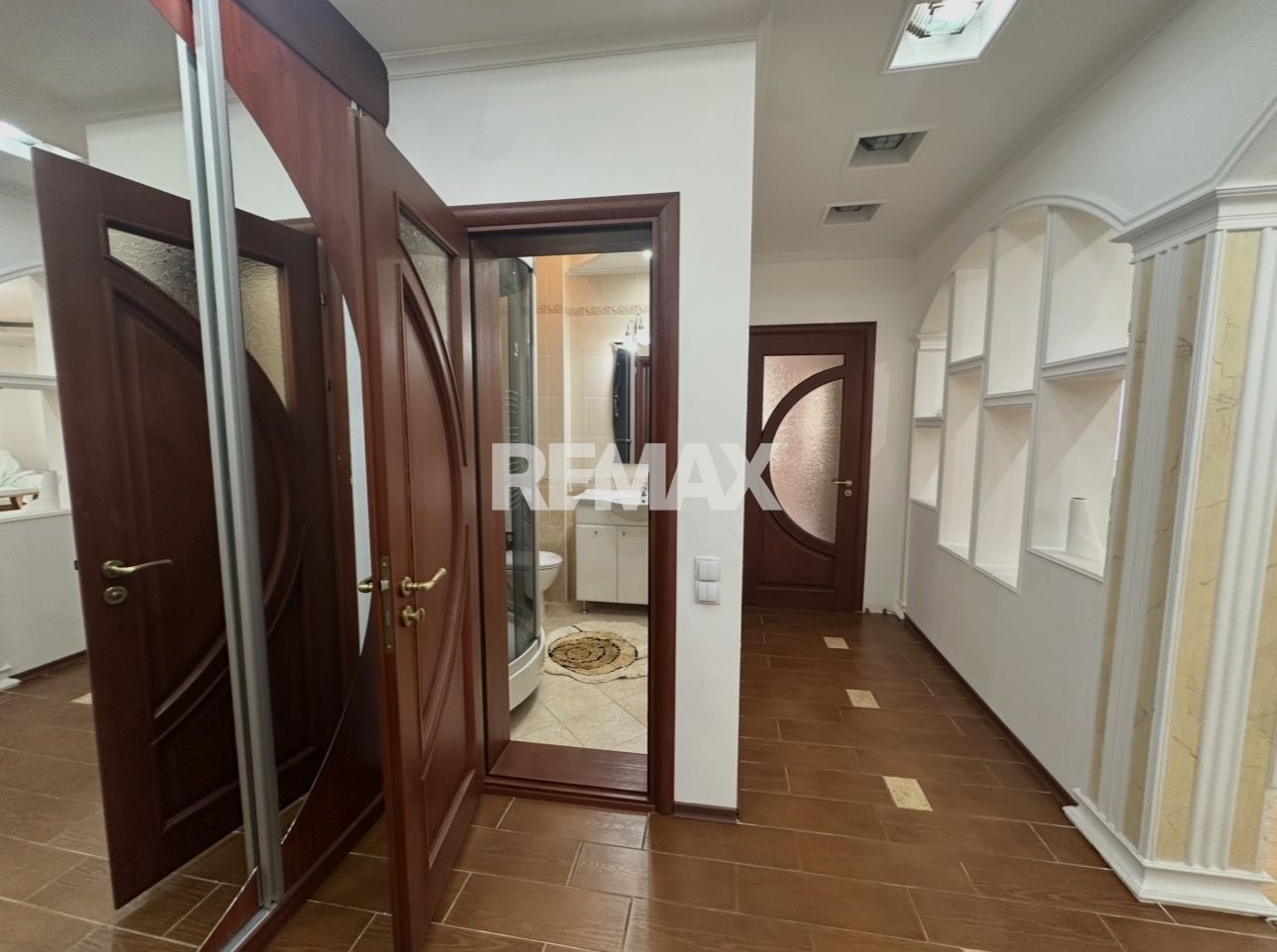 Apartament cu 2 odăi +living ultra centru, Mun. Chișinău - Poză 10