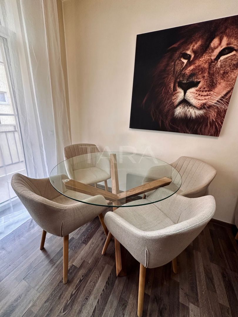 Apartament cu 3 camere, complet mobilat și utilat – strada Eroilor. - Poză 2