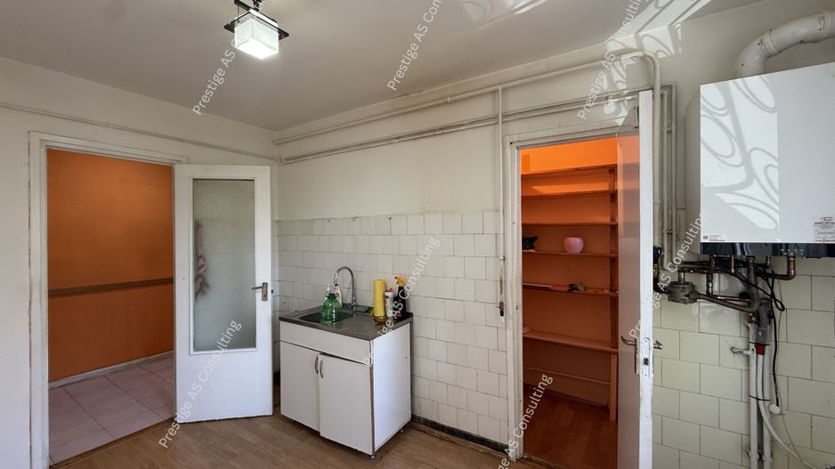 Apartament 4 camere, parter inalt zona Punctele Cardinale - Central - Poză 7