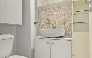 Central-Eremia, ap. 3 camere, 2 băi + boxă,proaspăt zugrăvit, et.2 - Poză 16