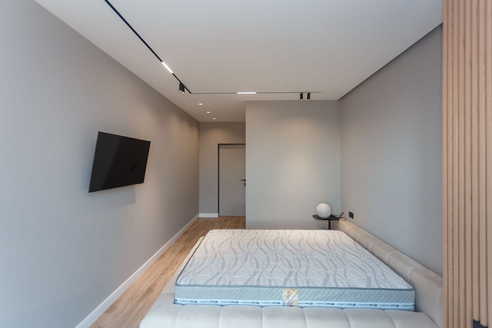 De vânzare apartament, 3 dormitoare + terasă, str. Teatrală 3, Centru. - Poză 4