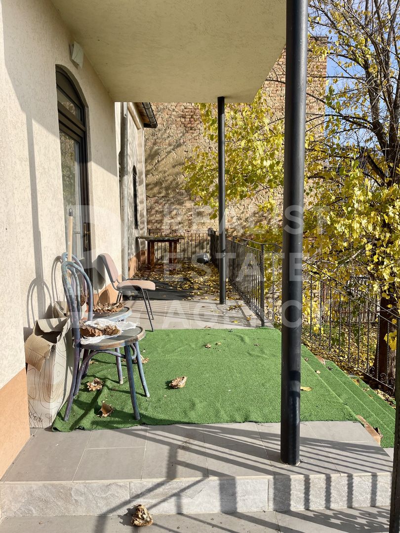 De vânzare – Clădire impresionantă, 11 camere, 9 dormitoare, Păcurari - Poză 7