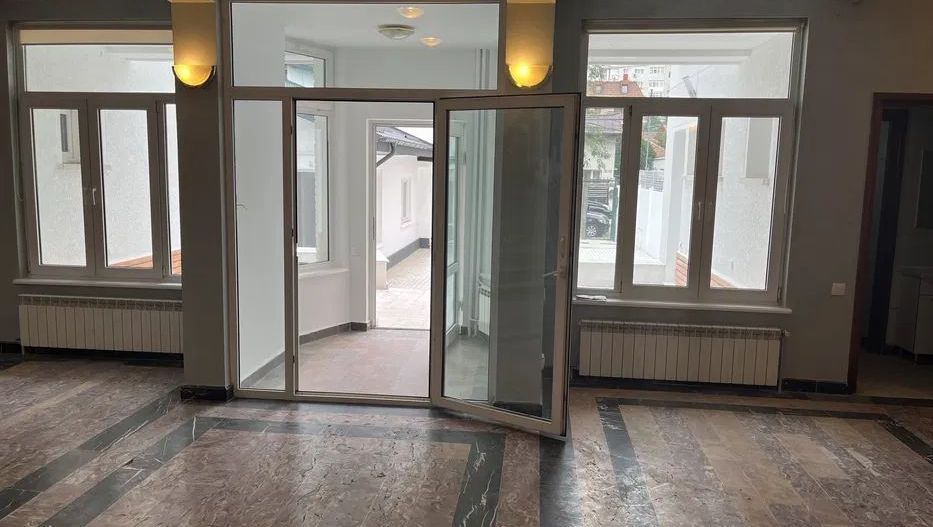 Domenii | 4 Camere +2 Camere | 2 Case | Vile | 240mp | Curte | Parcari - Poză 3