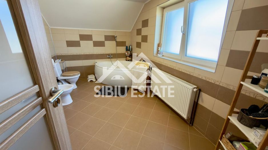 Casa Spectaculoasa Semipasiva cu teren de 1.000 mp.de vanzare in Orlat - Poză 8