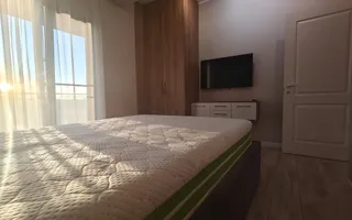 DE VÂNZARE — 3 CAMERE, B-DUL MAMAIA, DELFINARIU, VEDERE LAC - Poză 11