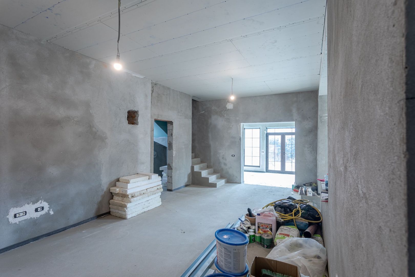 Casă / Vilă semifinisată cu destinații multiple zona centrală - Poză 10