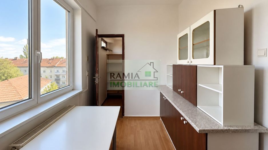 Apartament 2 camere decomandat, parcare, Tractorul - Poză 7