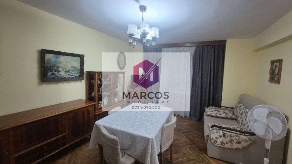 Vand apartament 3 camere Centru - Poză 2
