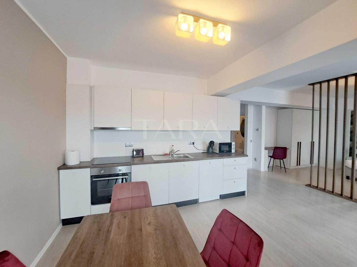 Apartament tip studio, finisaje moderne, mobilat, ideal investiție. - Poză 3