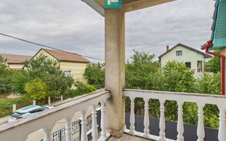 Vilă cu 5 camere pentru investiții în Dumbrăvița - Poză 16