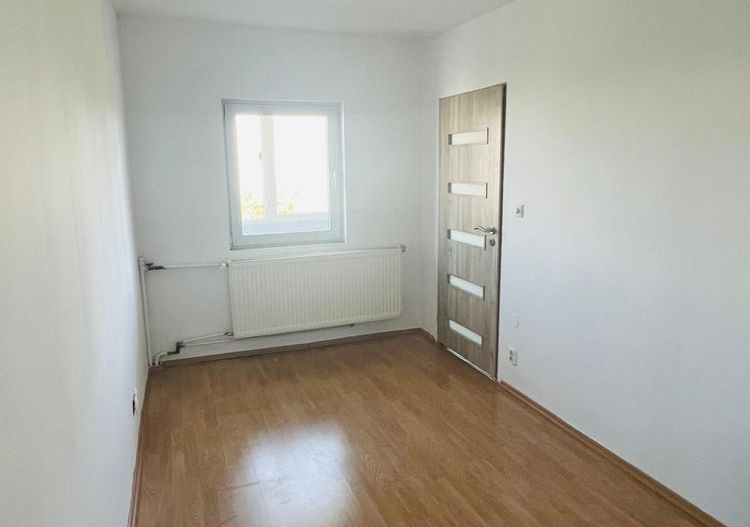 Apartament cu 3 camere  de inchiriat  Aviatiei - Poză 6