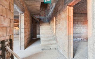 Proprietate impresionantă între Curtici și Macea - Poză 12