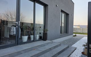 Casa- zona Metro - Poză 1