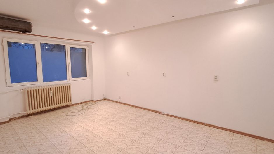 Pantelimon, Liceul Lucian Blaga, bloc reabilitat, fara risc seismic - Poză 4