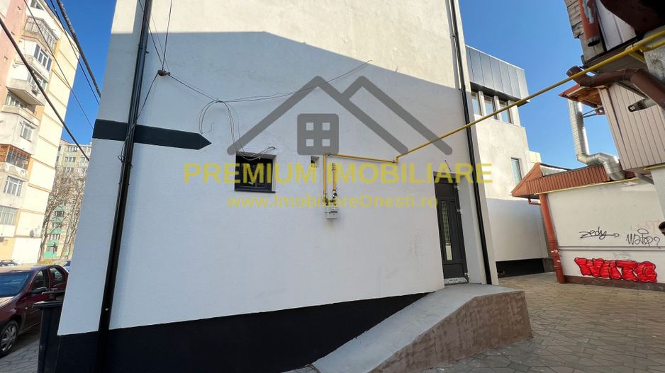 Spatii Comerciale de Vanzare/Inchiriat Onesti - Zona Ultracentrala - Poză 4