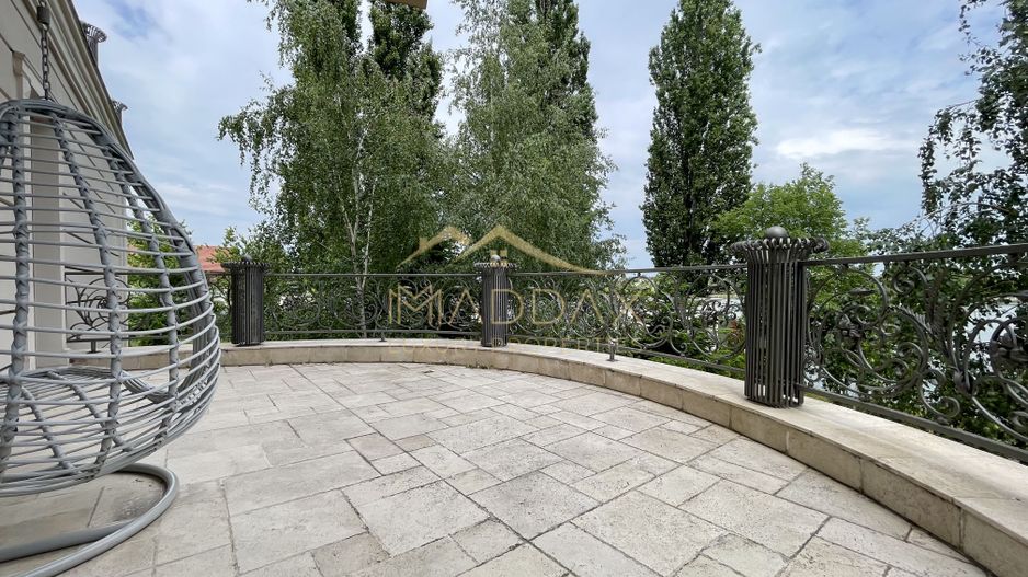 Impressive Villa *1500 SQM usable* 2613 SQM land / Open to the lake - Poză 35