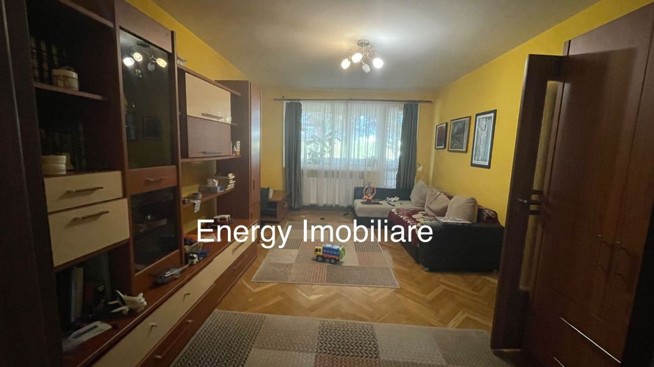 Apartament cu 3 camere, zona Aleea Carpați - Poză 3