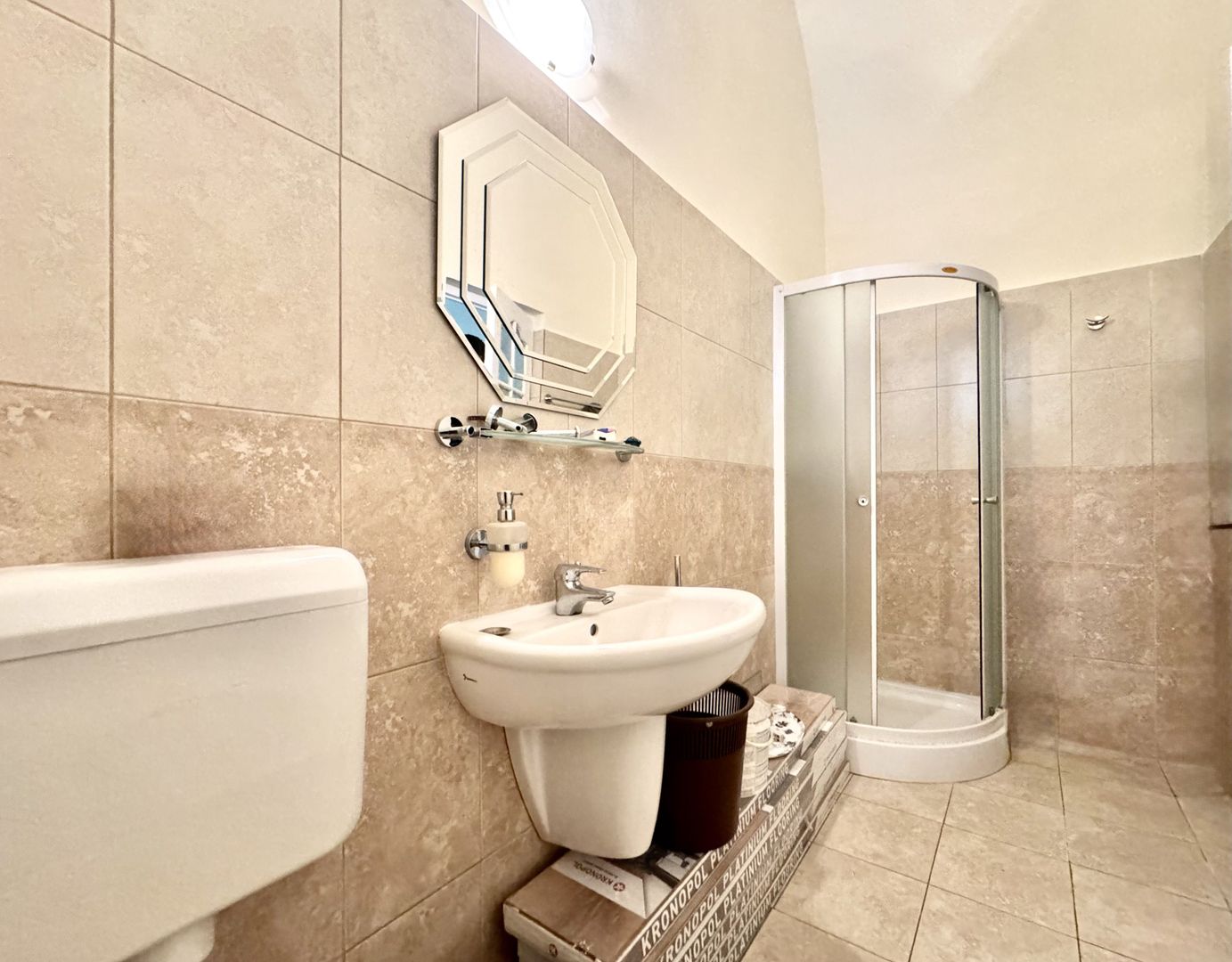 Birou renovat situat in Piata Unirii - Tribunal - Poză 8