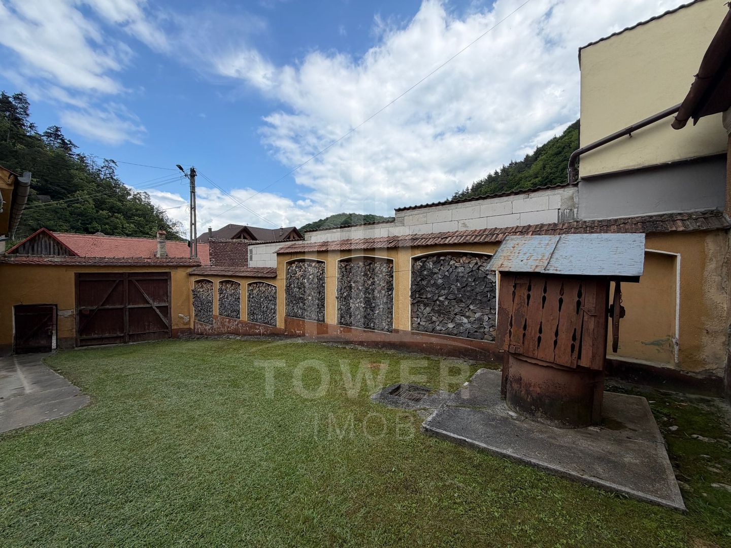 Casă rustică de vânzare în Tilișca, (Marginimea Sibiului) - Poză 3