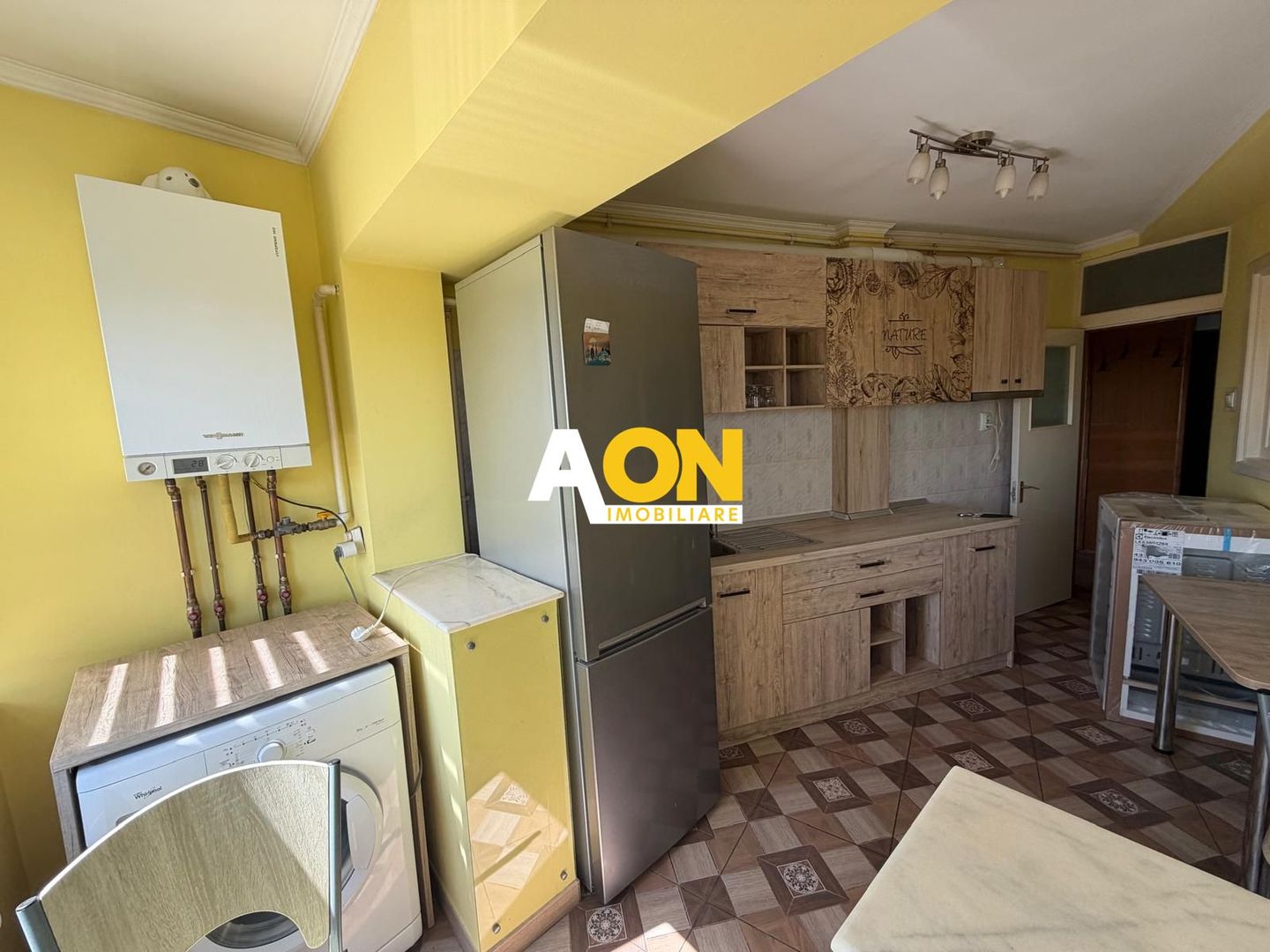 Apartament 4 Camere | Decomandat | Etaj  |  Cetate - Poză 4