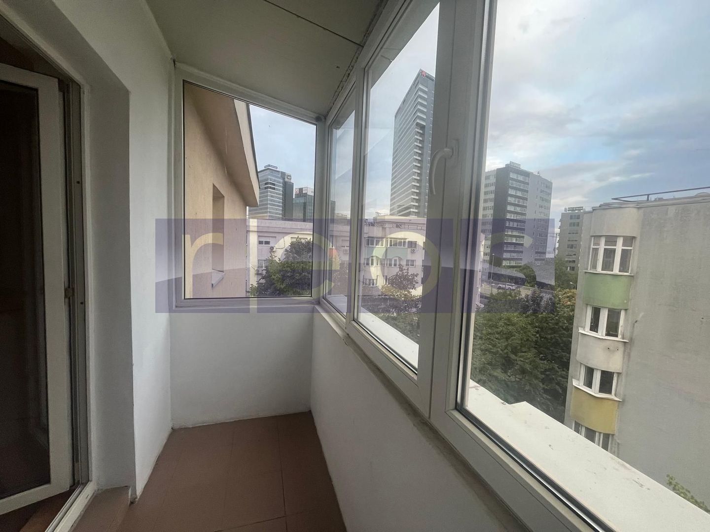 Apartament Unirii | 2 camere| Tribunalul București | vedere spate | - Poză 12