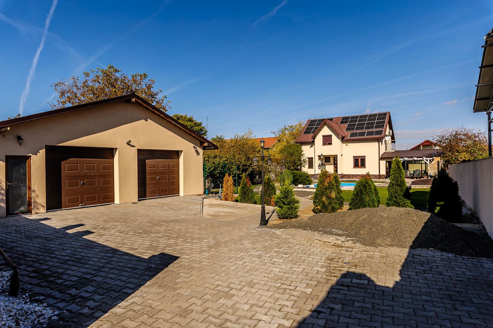 Vilă nouă independentă energetic și 1117 mp teren - Poză 3