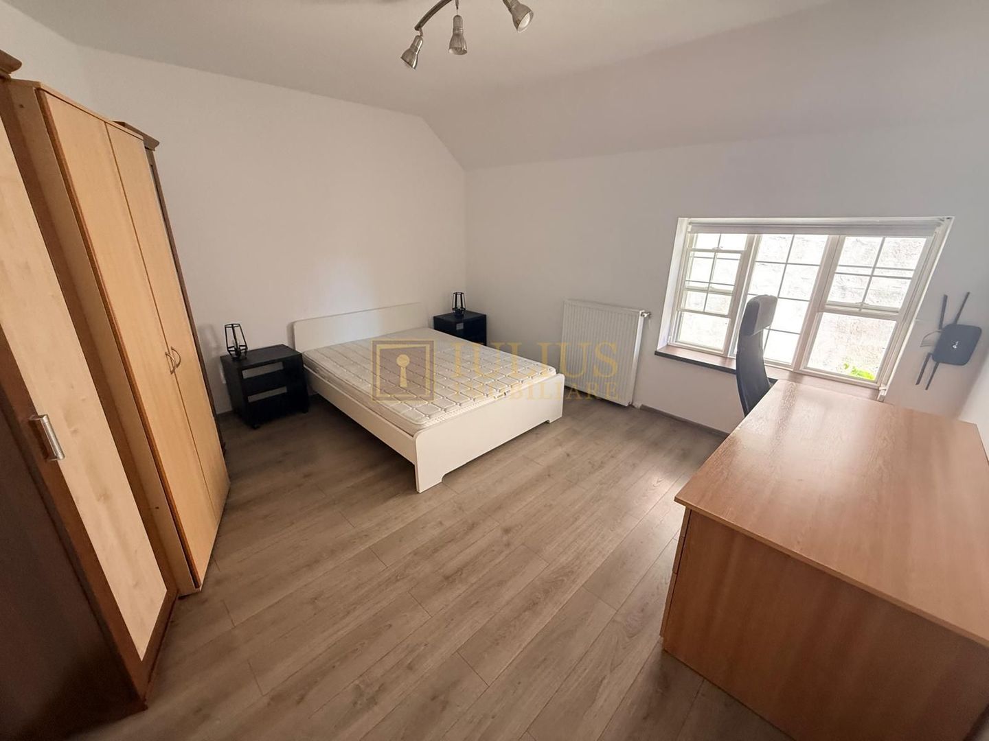 5 camere| 120 mp| 4 dormitoare| 1 camera depozitare| 2 bai| terasa 20 mp| - Poză 3