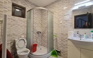 Vila spatioasa zona Megaimage  Tunari - Poză 8