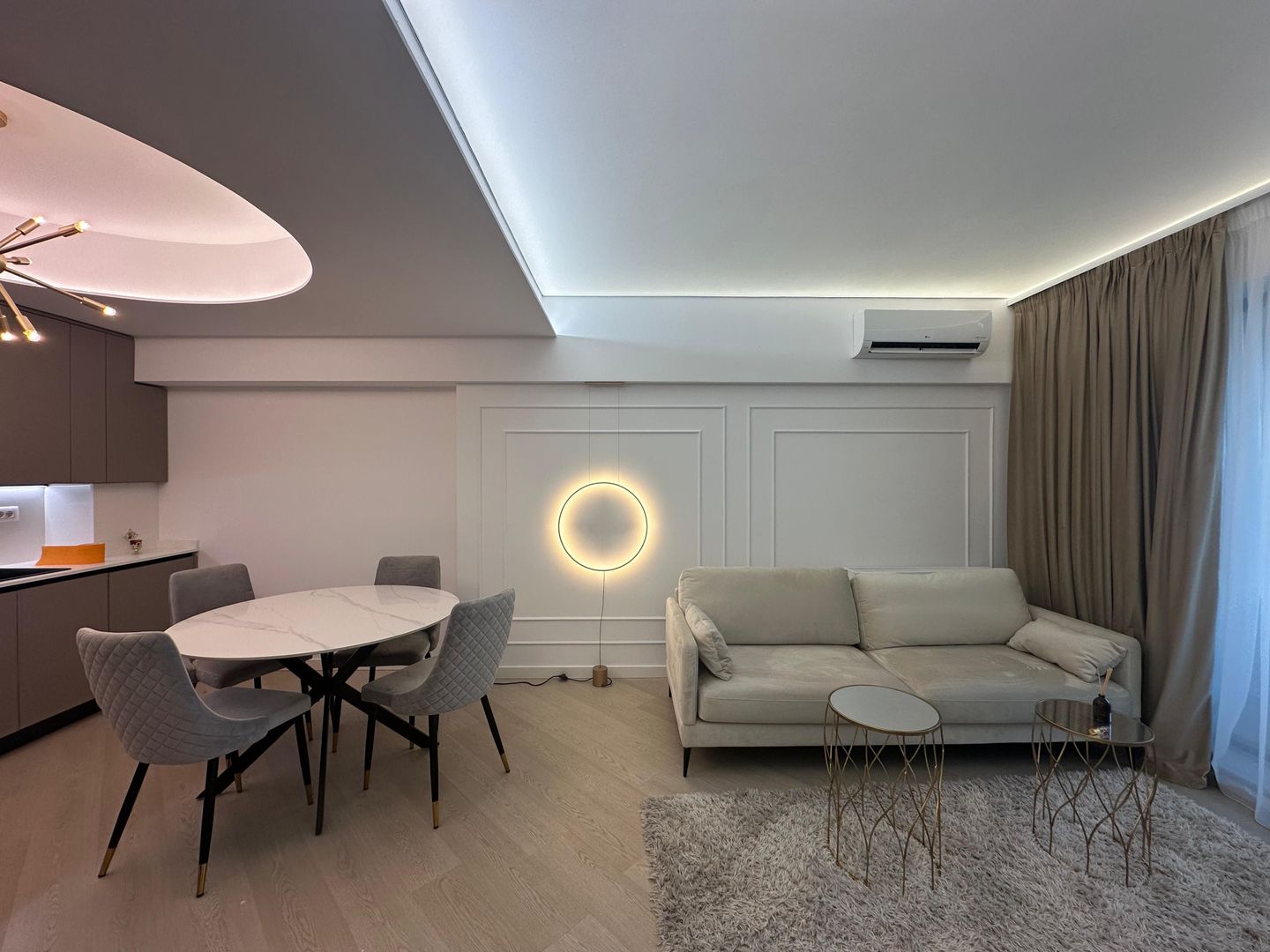 Apartament de vânzare în Cortina North – mobilat, utilat, cu loc de parcare - Poză 1