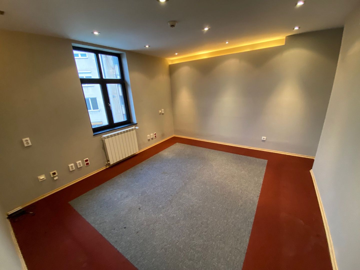 Spatiu de birouri zona CENTRALA - Poză 22