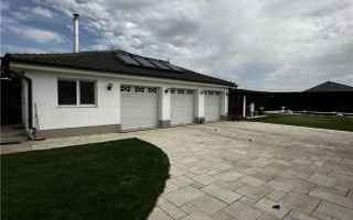 Vila lux cu piscina Sanmartin - Poză 9