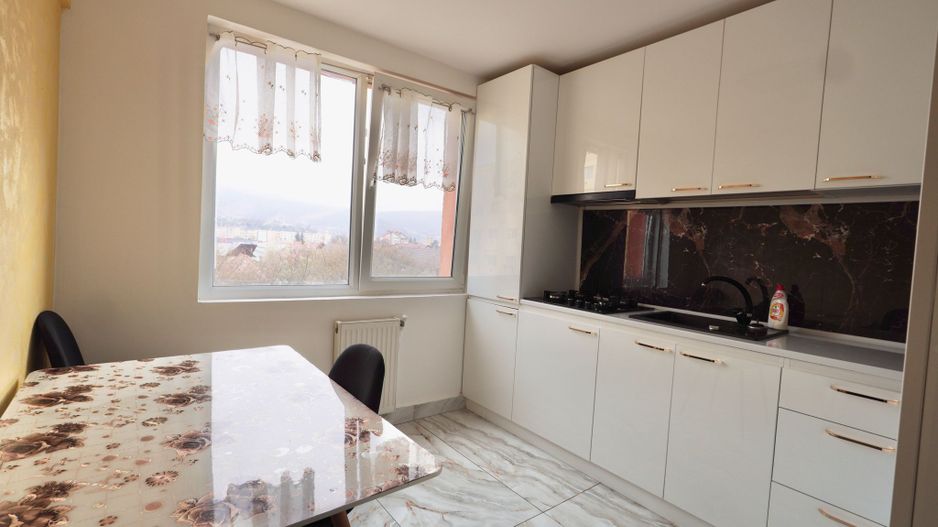 APARTAMENT MODERN 2 CAMERE IN CODLEA - - Poză 6