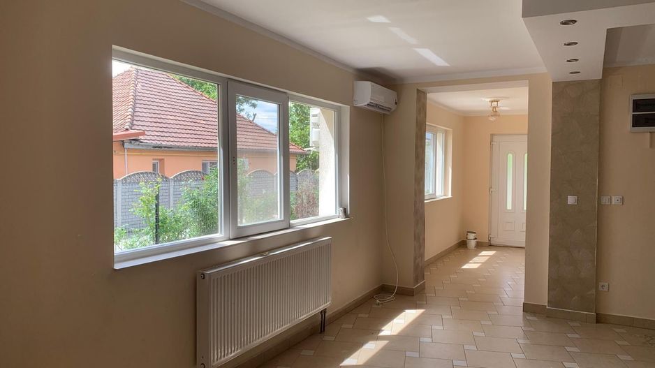 Duplex premium în vatra veche a localității Moșnița Veche - Poză 3