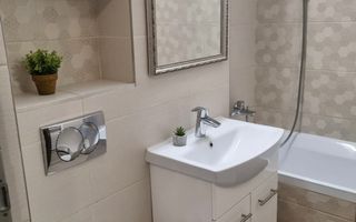 Vand sau schimb apartament 3 camere - Poză 1