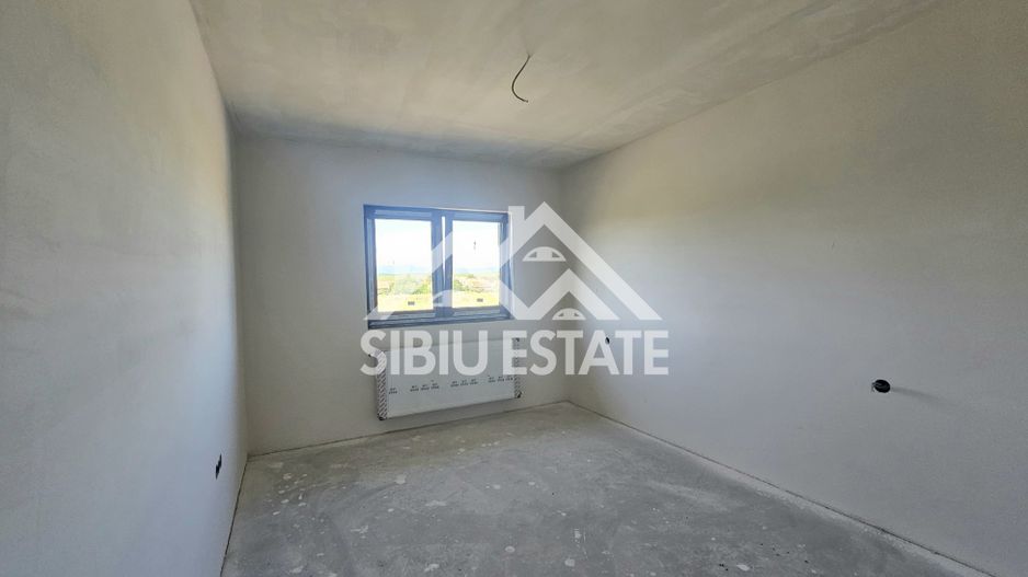 Casa noua 4 dormitoare, spatiu bun pentru familie - Poză 15