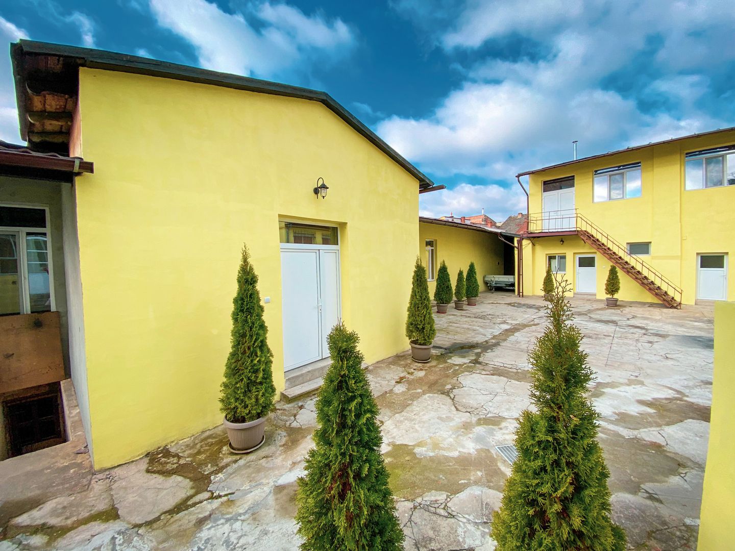 Cladire cu multiple spatii comerciale | P-ta Maria - Sinaia | 1425 MP - Poză 19