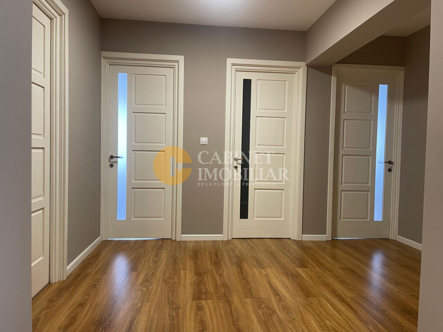 Apartament 3 Camere   - 130 MP -Bloc 2015 Nicolina- Cug - Poză 7