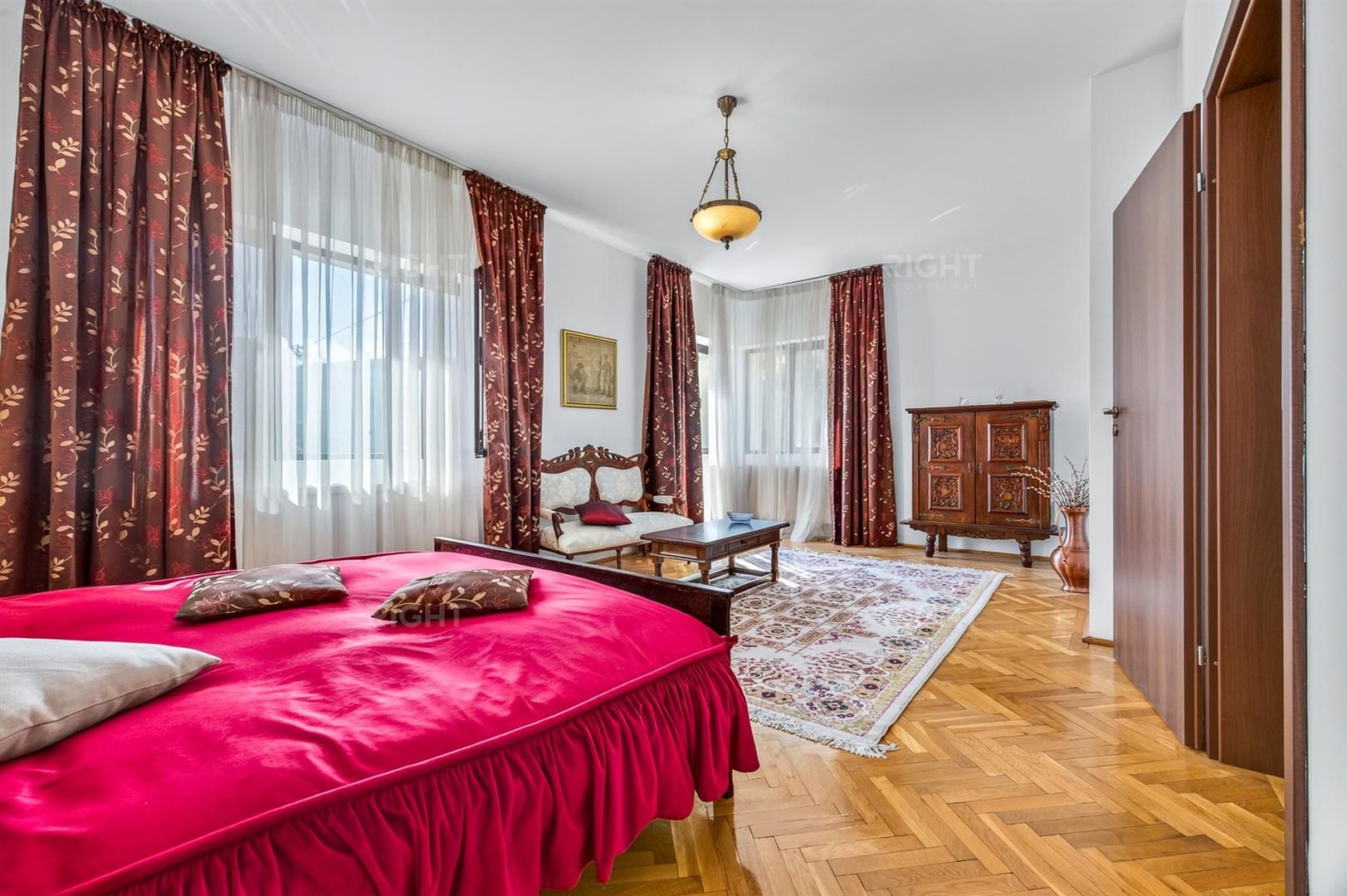 Casa pe 3 niveluri | Terasa cu priveliste | 3 parcari | Pozitie centrala - Poză 4
