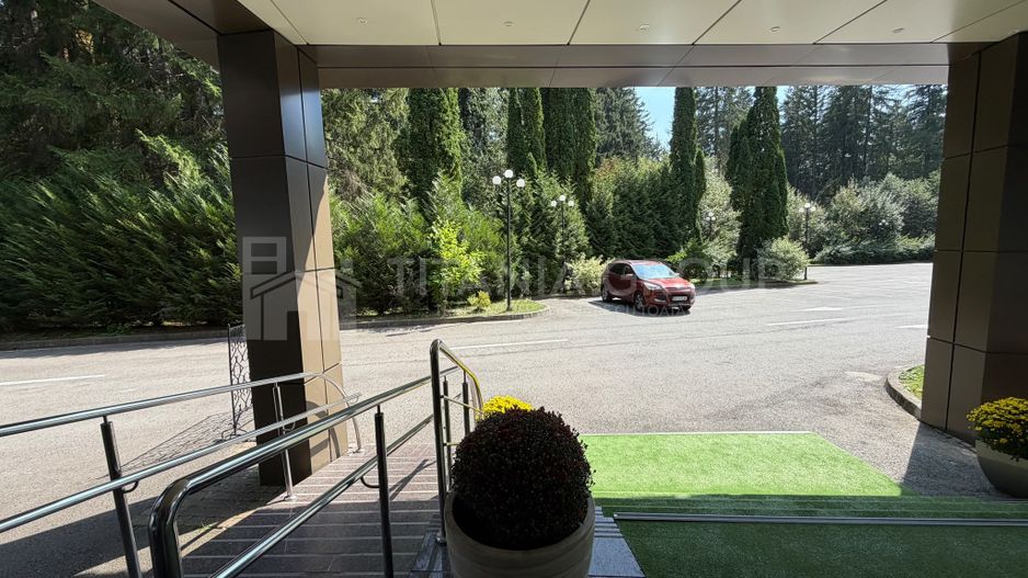 Hotel 4 stele, complet echipat, 85 camere, teren 5000 mp - Predeal - Poză 23