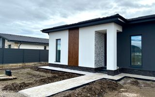 Casă / 4 camere / Sanpetru / Terasă - Poză 2