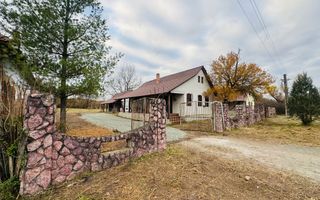 Oportunitate investitie: două reședințe de vacanță/ cabane 3940mp teren - Poză 1